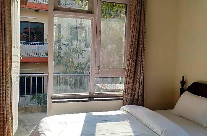 Family Peace House Hotel *